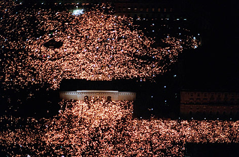 See of lights at Vienna’s Heldenplatz, 23.01.1993 See of lights at Vienna’s Heldenplatz, 23.01.1993