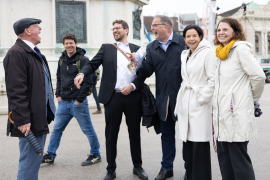 v.l.n.r.: Niki Kunrath, Initiative Jetzt Zeichen Setzen; Andreas Kranebitter, Wissenschaftlicher Leiter Dokumentationsarchiv des österreichischen Widerstandes; Willi Mernyi, Vorsitzender Mauthausen Komitee Österreich; Barbara Glück, Direktorin der KZ-Gedenkstätte Mauthausen; Christa Bauer, Geschäftsführerin Mauthausen Komitee Österreich © MKÖ/Alissar Najjar 