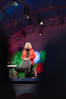 Dr. Erika Freeman während ihrer Rede am Fest der Freude 2022 © MKÖ/Sebastian Philipp 